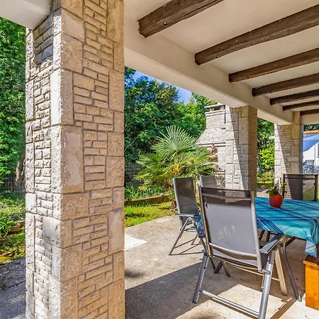 2 Bedroom Gorgeous In Apartment Medulin