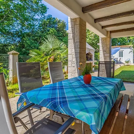 Apartment 2 Bedroom Gorgeous In
