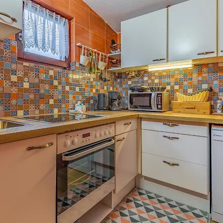 2 Bedroom Gorgeous In