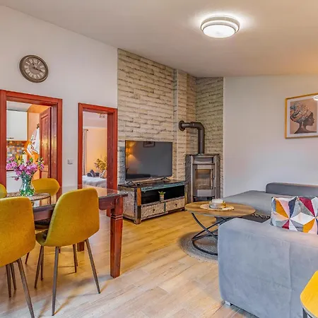 2 Bedroom Gorgeous In