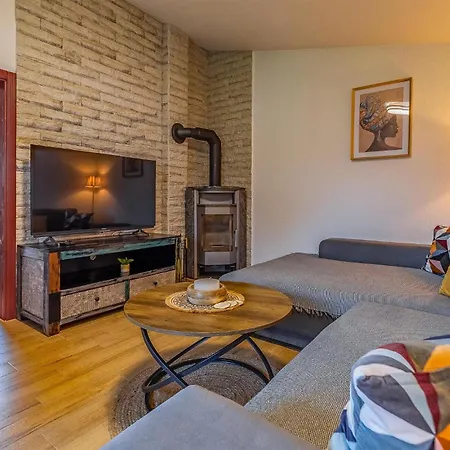Apartment 2 Bedroom Gorgeous In