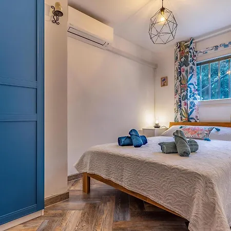 2 Bedroom Gorgeous In Apartment *