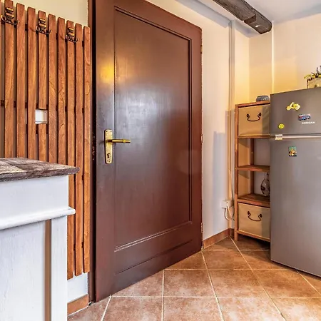 Apartment 2 Bedroom Gorgeous In *